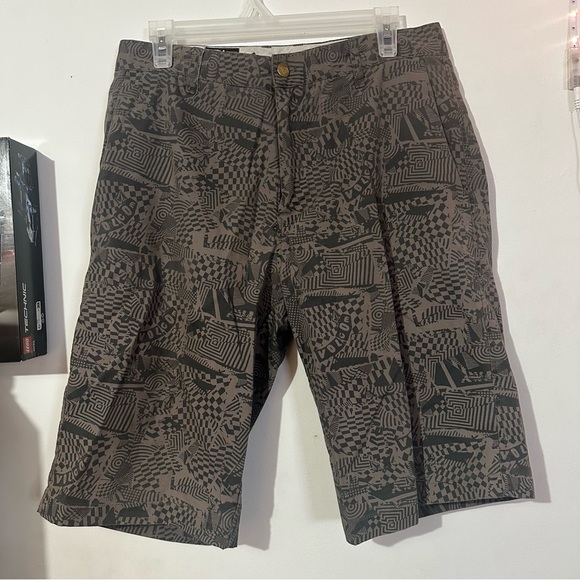 Volcom Pattern Shorts - Picture 1 of 3
